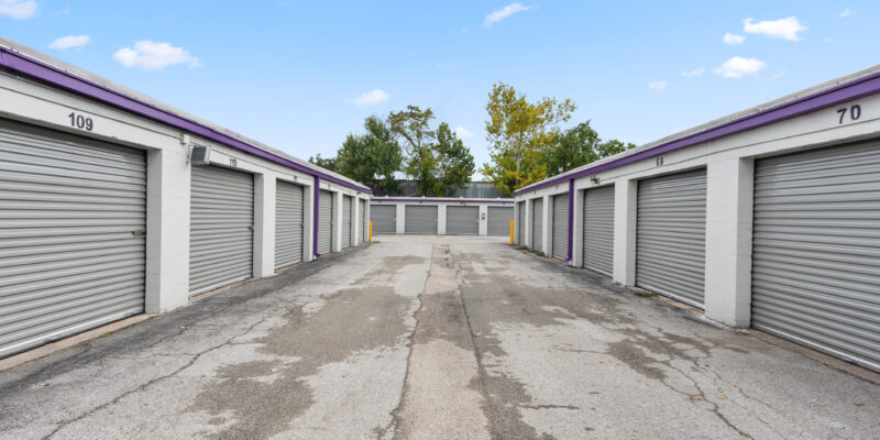 Curio Storage Northside Self Storage Facility with Wide Isles in Houston Tx