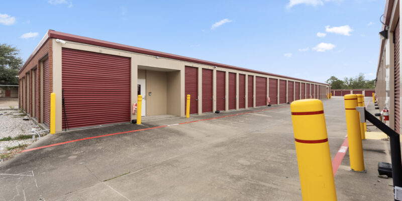 Curio Storage Self Storage Facility in Clute Texas Spacious Storage Units for Rent